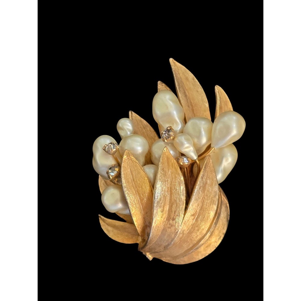 Kramer Of New York Faux Baroque Pearl Rhinestone Flower Cluster Brooch Unsigned